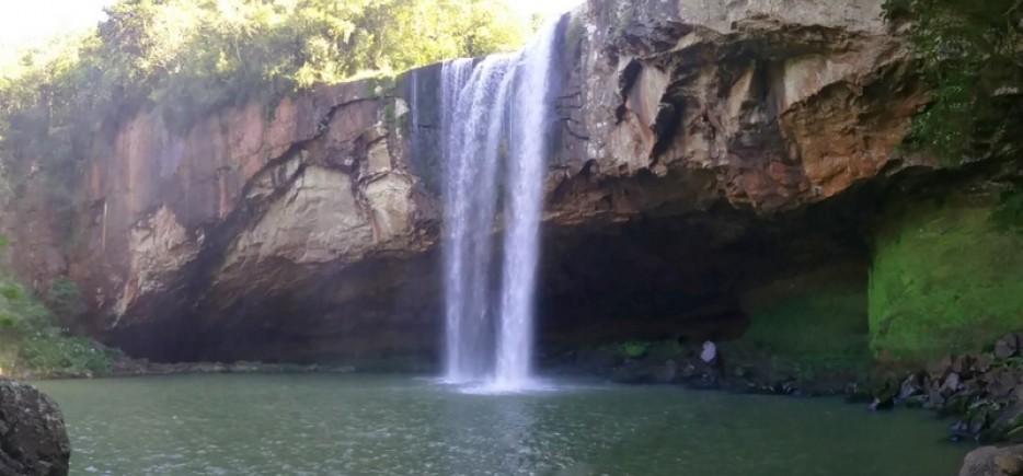 Cachoeira na Reserva Picada Café