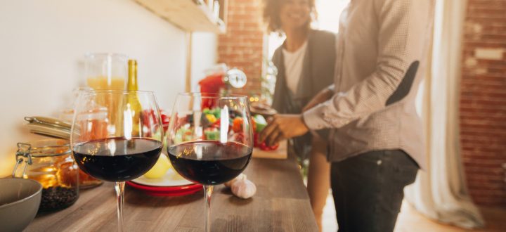 Dos tipos ao preço e a à idade, conheça alguns dos detalhes básicos que serão capazes de expandir suas experiências no mundo do vinho