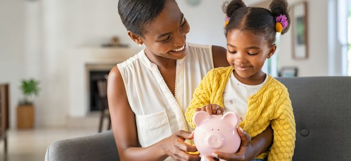 Veja como ensinar educação financeira de forma divertida para apoiar as crianças desde cedo a ter um relacionamento saudável com o dinheiro